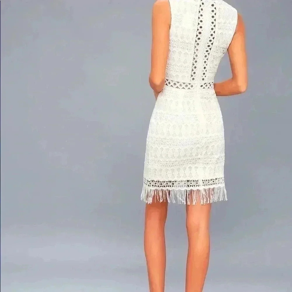 Lulus - Picture 3 of 7